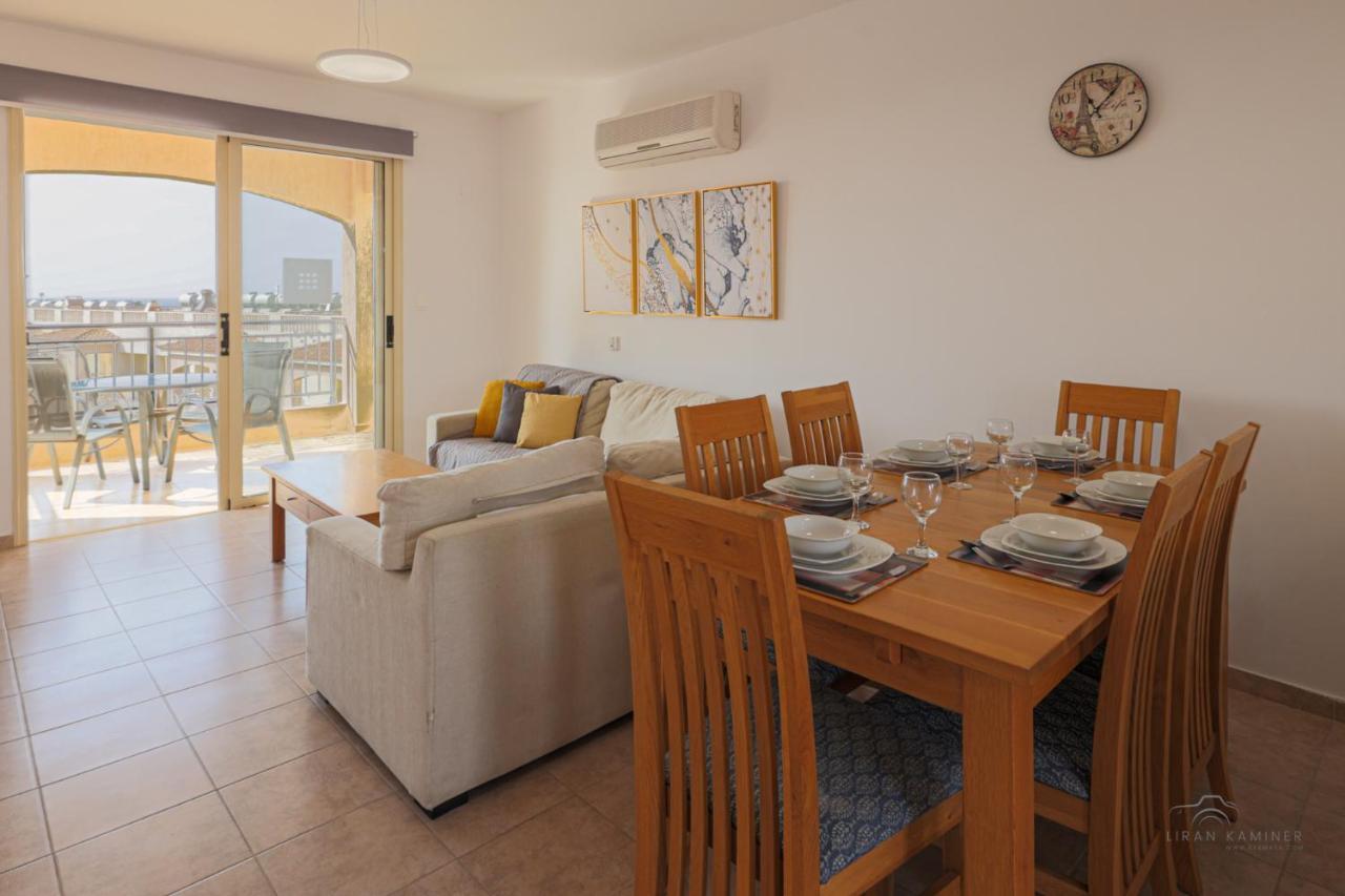 Royal Seacrest Crown-Jewel, 2B, Pools, Sea, Center Apartment Пафос Екстериор снимка