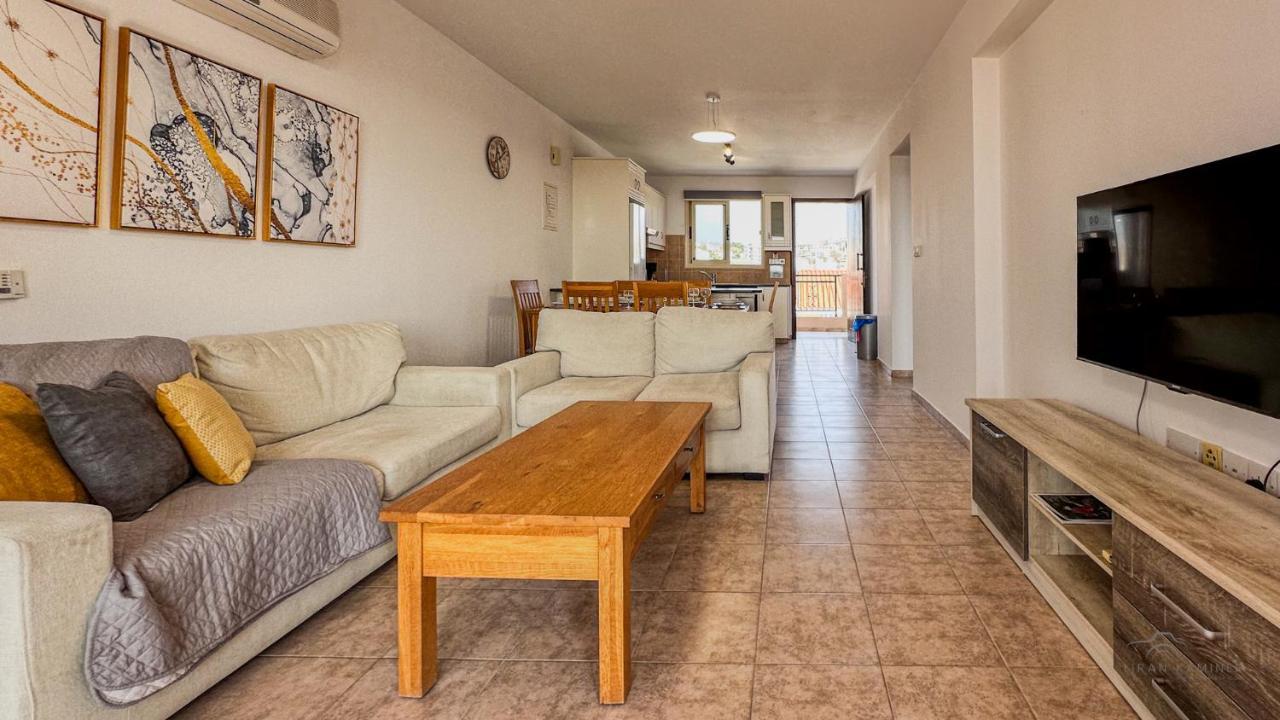 Royal Seacrest Crown-Jewel, 2B, Pools, Sea, Center Apartment Пафос Екстериор снимка