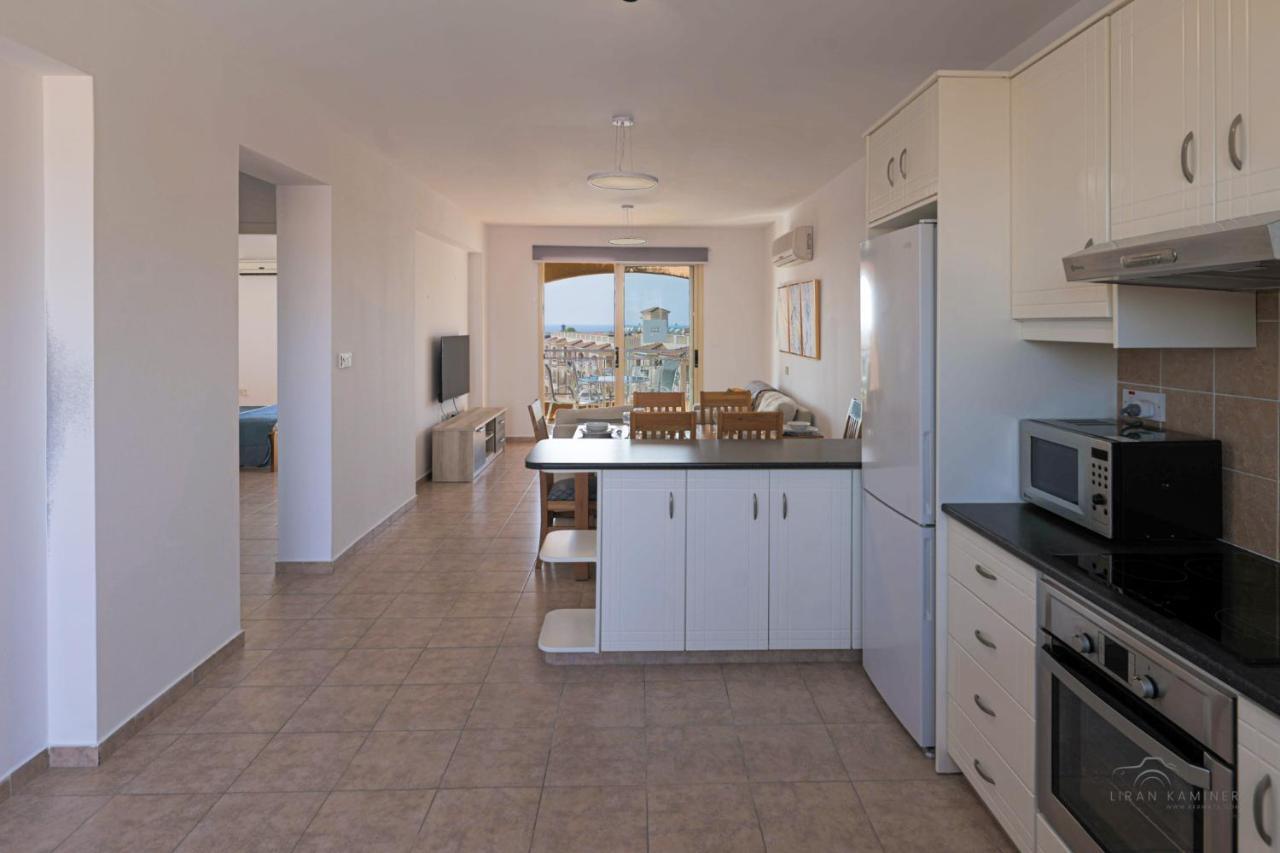Royal Seacrest Crown-Jewel, 2B, Pools, Sea, Center Apartment Пафос Екстериор снимка