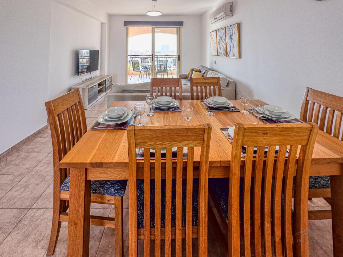 Royal Seacrest Crown-Jewel, 2B, Pools, Sea, Center Apartment Пафос Екстериор снимка