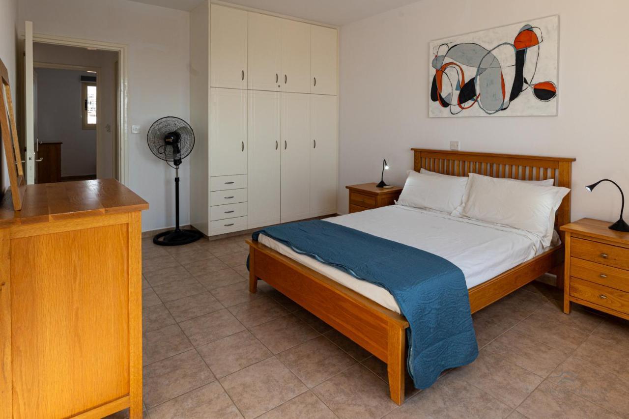 Royal Seacrest Crown-Jewel, 2B, Pools, Sea, Center Apartment Пафос Екстериор снимка