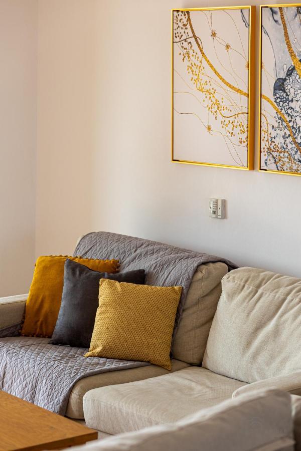Royal Seacrest Crown-Jewel, 2B, Pools, Sea, Center Apartment Пафос Екстериор снимка